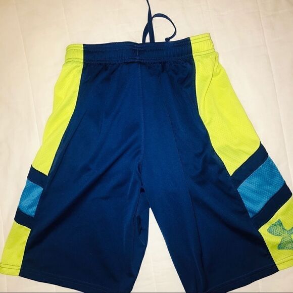 Under Armour boys athletic shorts size YLG - Picture 3 of 3
